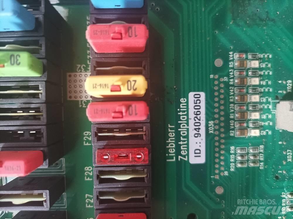 Liebherr R 916 LC Lys - Elektronikk