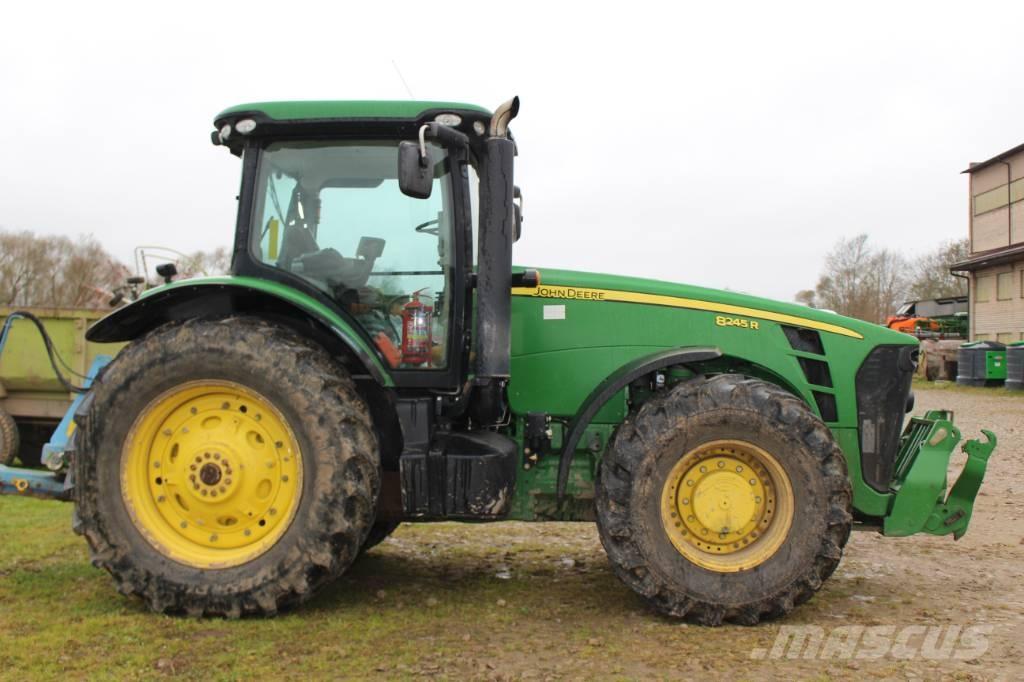 John Deere 8245 R Traktorer