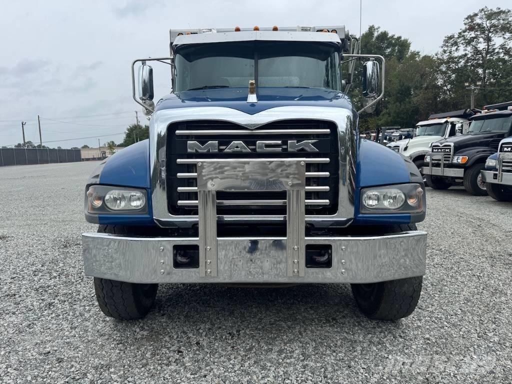 Mack Granite 64FR Tippbil