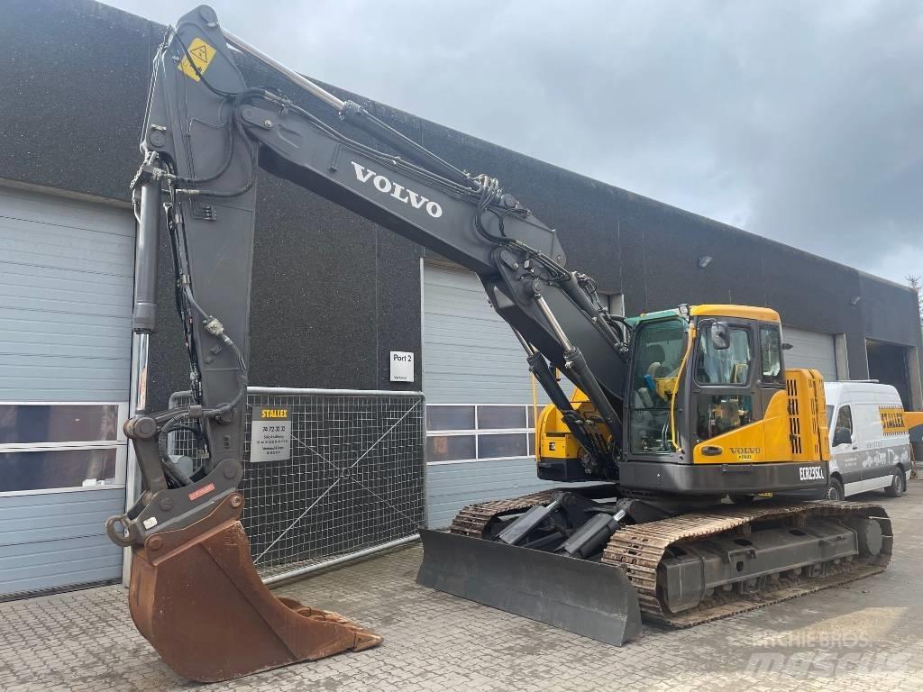 Volvo ECR235C Beltegraver