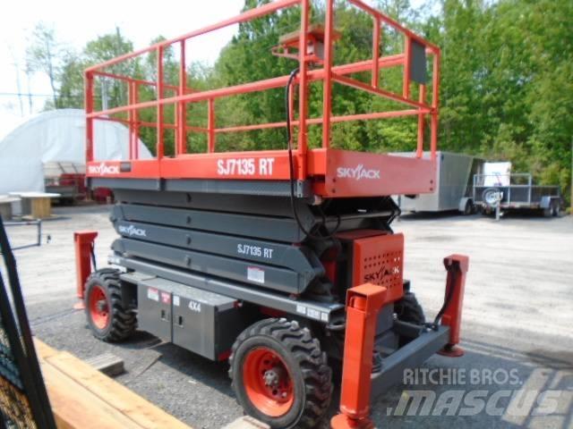SkyJack SJ 7135 RT Sakselifter