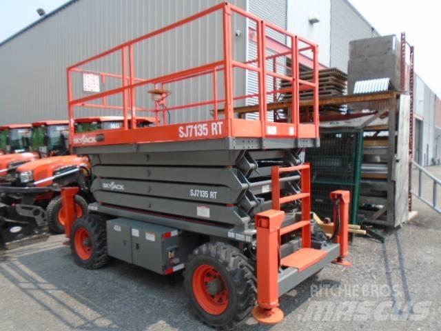 SkyJack SJ 7135 RT Sakselifter