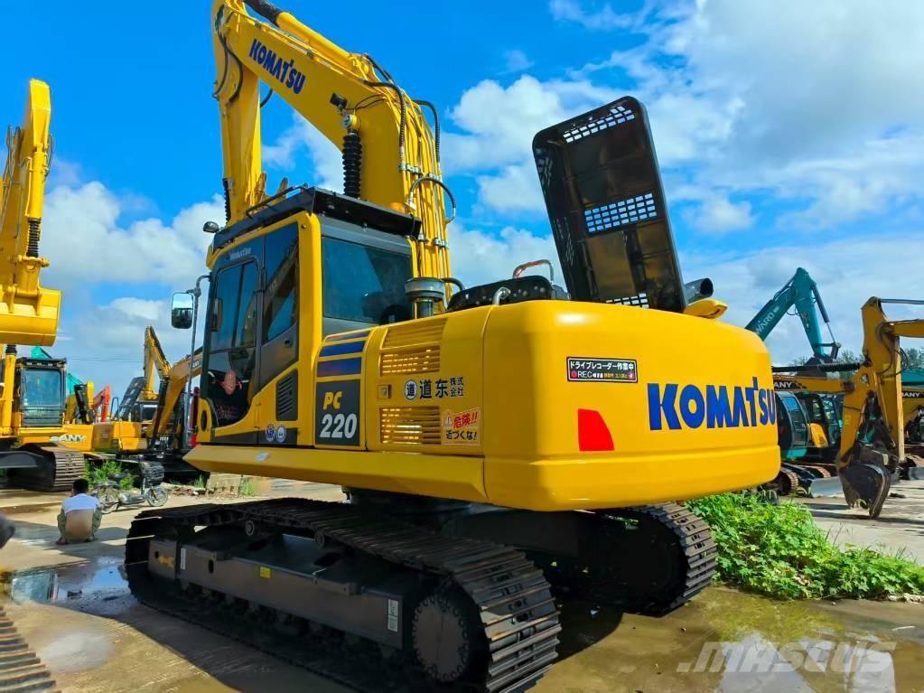 Komatsu PC 220-8 Beltegraver