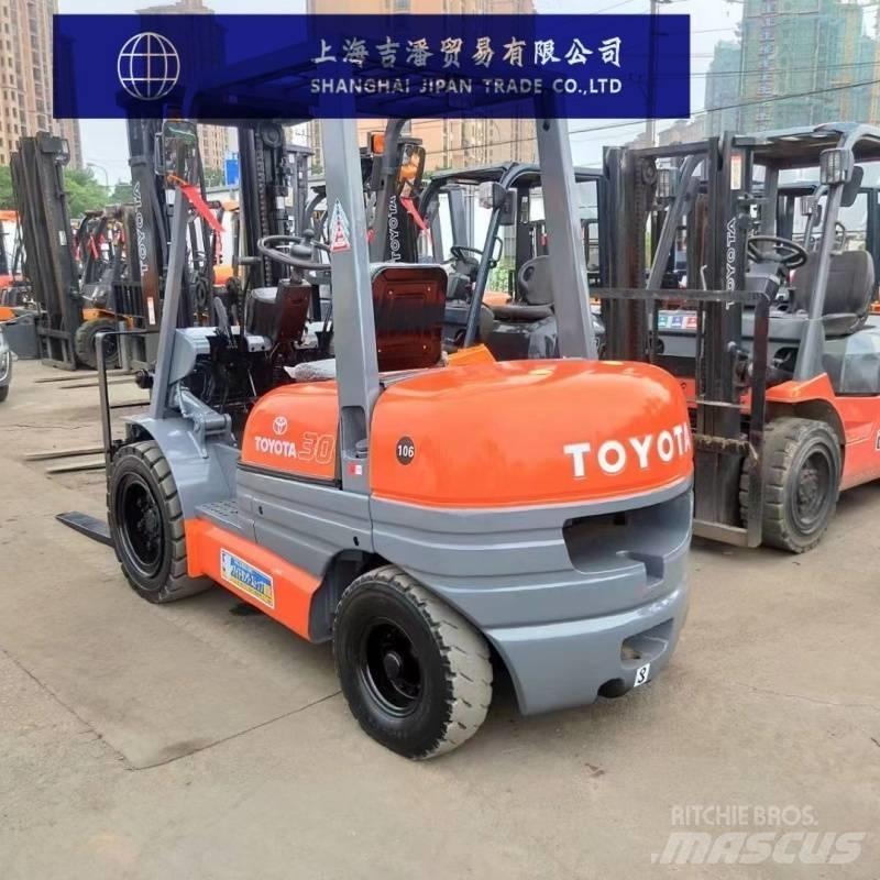 Toyota 6 F Diesel Trucker