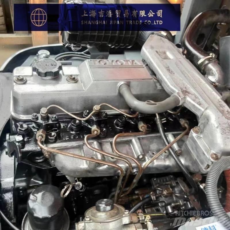 Toyota 6 F Diesel Trucker
