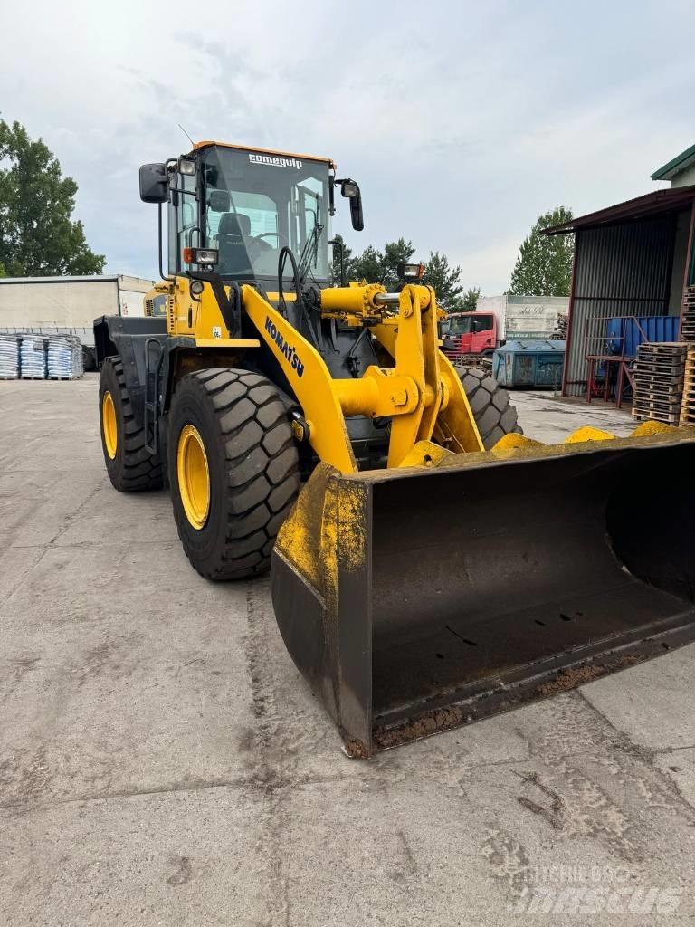 Komatsu WA250 Hjullastere