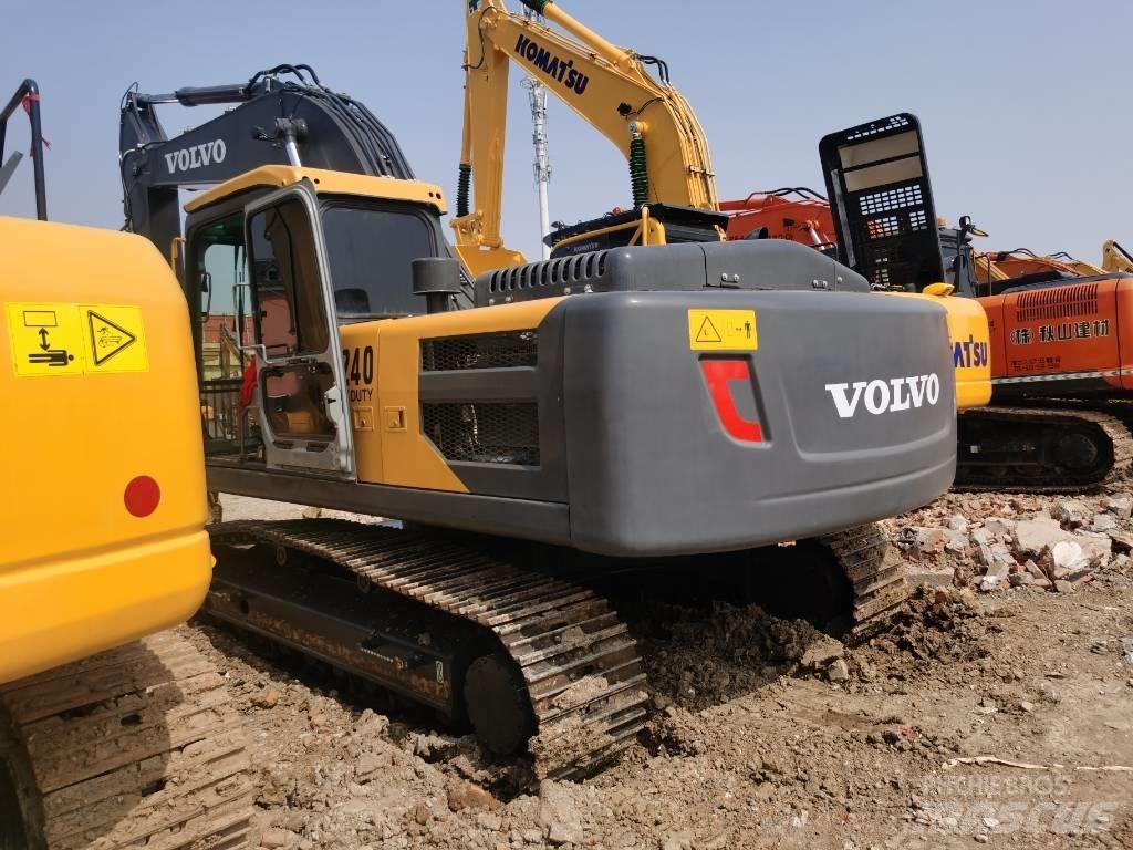 Volvo EC 240 Beltegraver