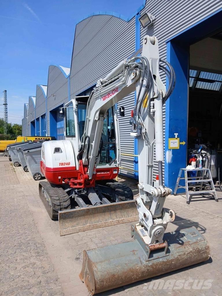 Takeuchi TB 240 DPF Minigravere <7t
