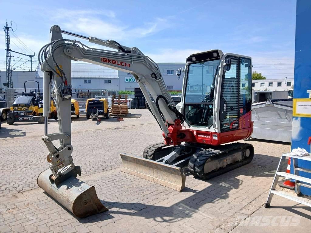 Takeuchi TB 240 DPF Minigravere <7t