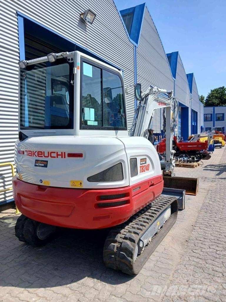 Takeuchi TB 240 DPF Minigravere <7t