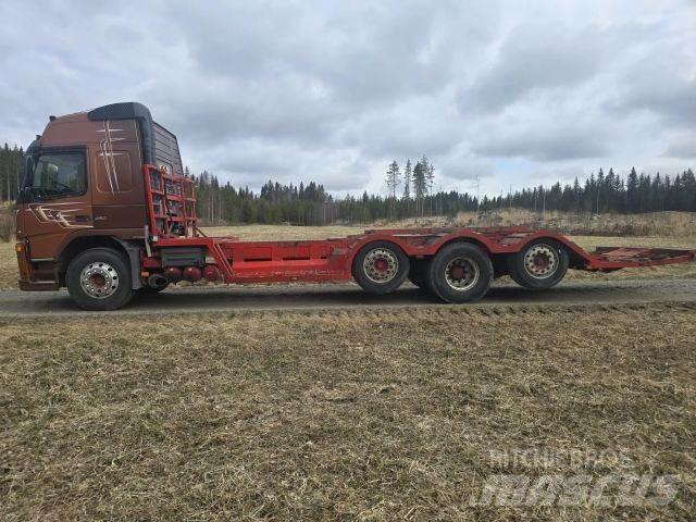 Volvo FM12 8x2 Spesialbiler for transport av skogsmaskiner