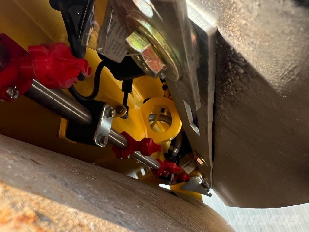 Bomag BW100 AD-5 Tandem Valser