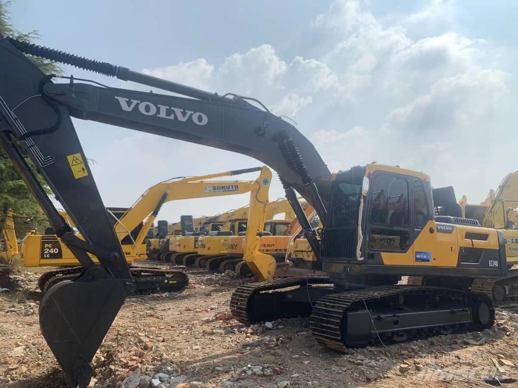Volvo EC 240 Beltegraver