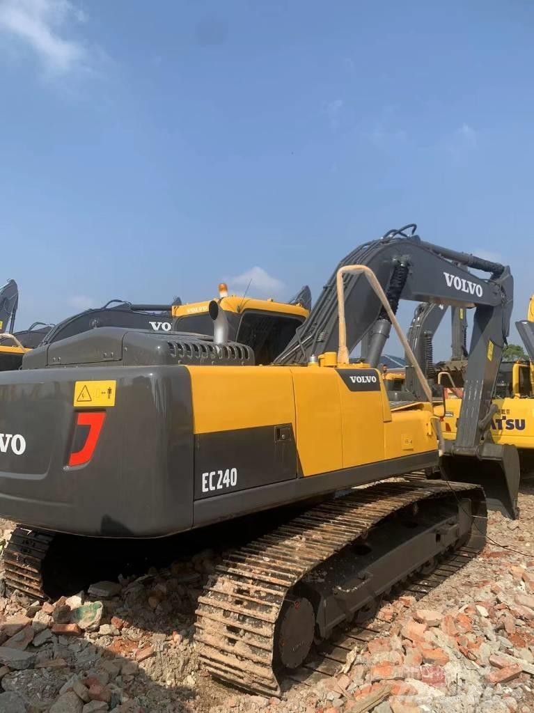 Volvo EC 240 Beltegraver