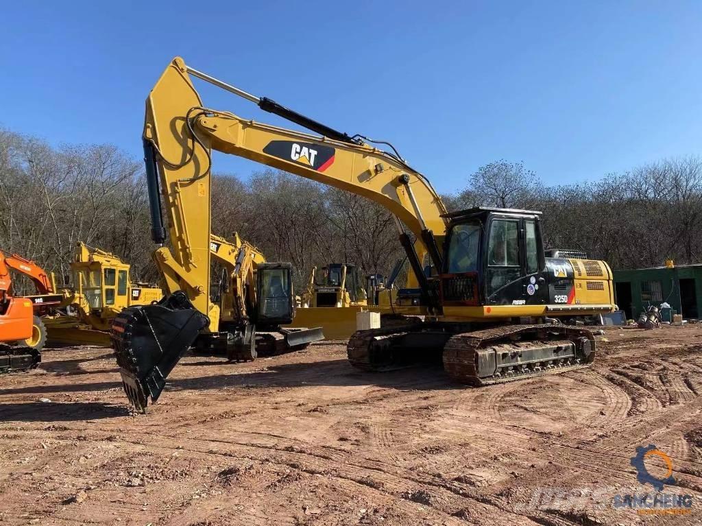 CAT 325 D Beltegraver