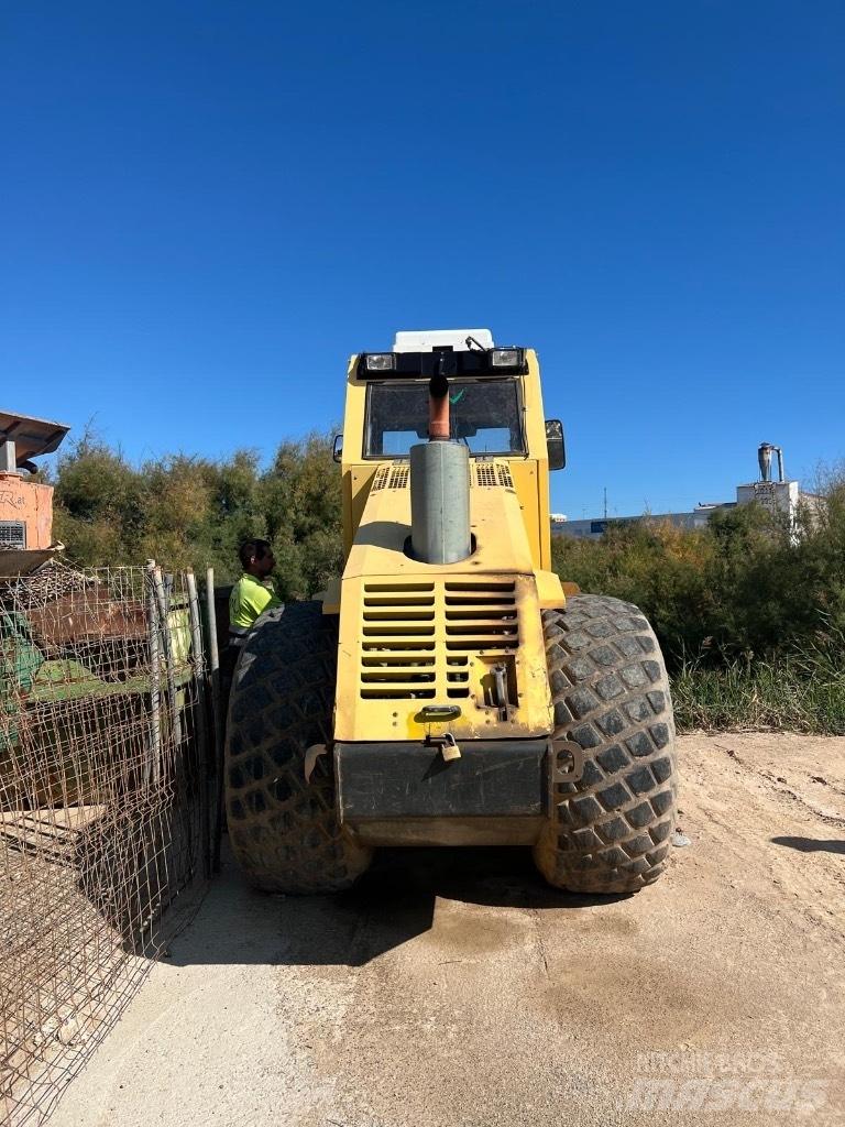 Bomag BW 211 D-3 Valsetog
