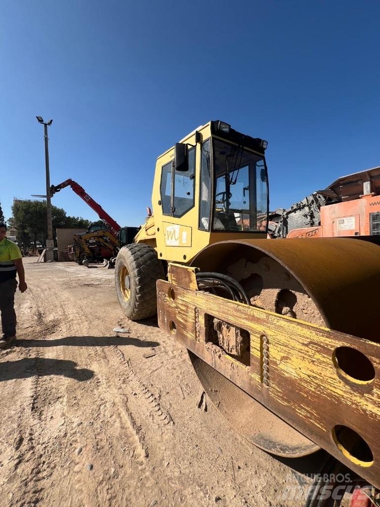 Bomag BW 211 D-3 Valsetog