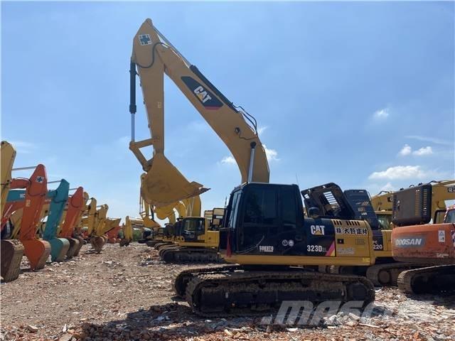 CAT 323D2L Beltegraver