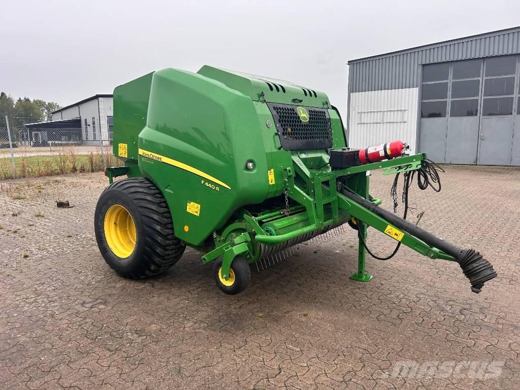 John Deere F 440 Rundballepresser