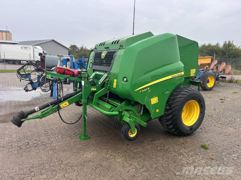 John Deere F 440 Rundballepresser