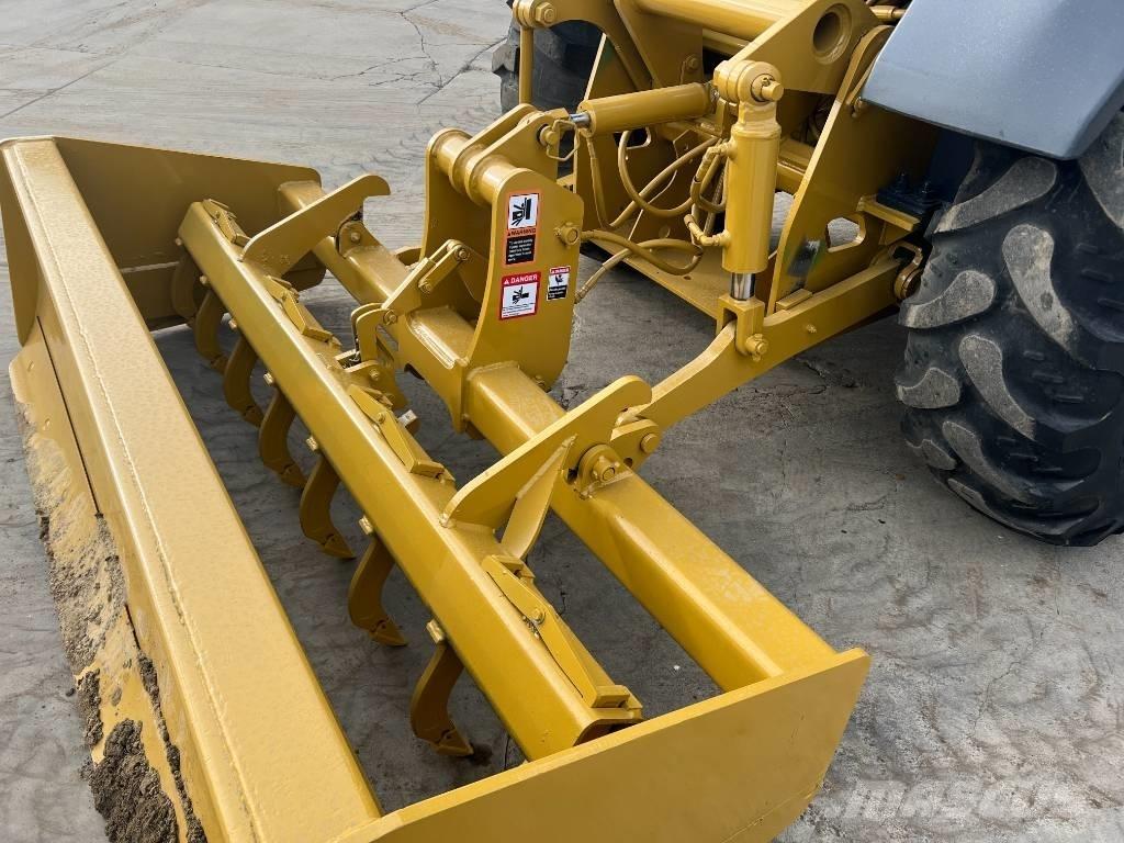 John Deere 210L EP Frontlastere og graveredskap