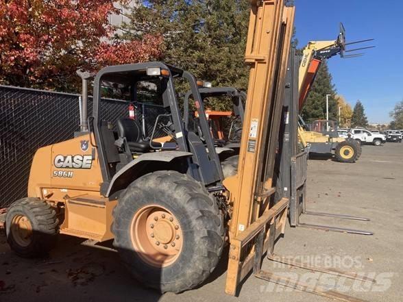 CASE 586H Terrenggående gaffeltruck