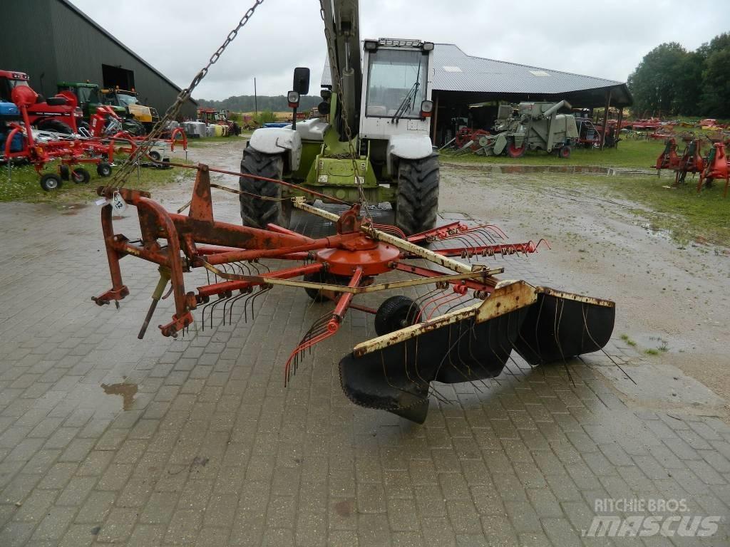 JF 400 Svanser