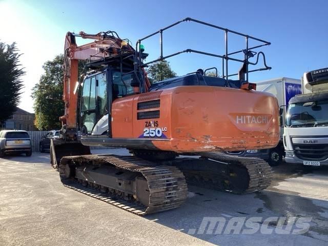 Hitachi ZX 210 LC-6 Beltegraver