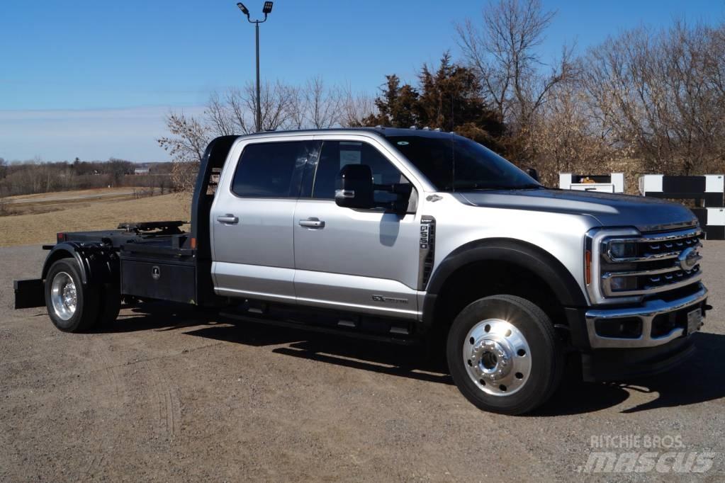Ford F 550 SD Lariat Chassis
