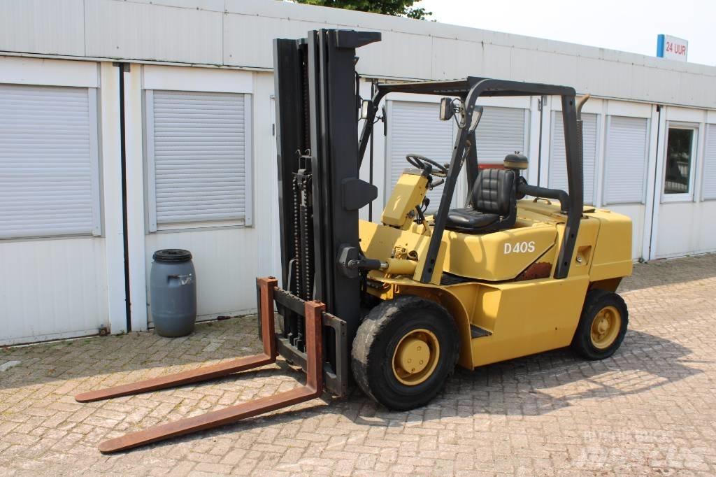 Daewoo D 40 S Diesel Trucker