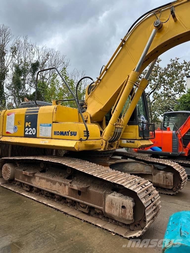 Komatsu PC 220-8 Beltegraver