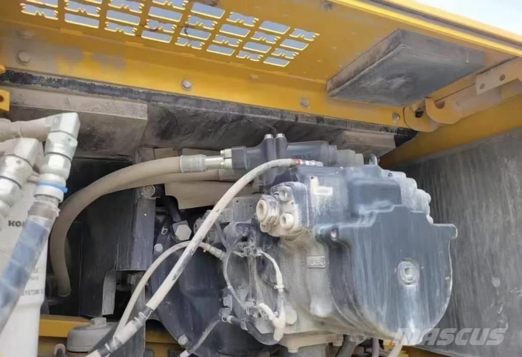 Komatsu PC 460-8 Beltegraver