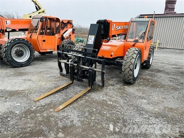 SkyTrak 8042 Teleskoplastere
