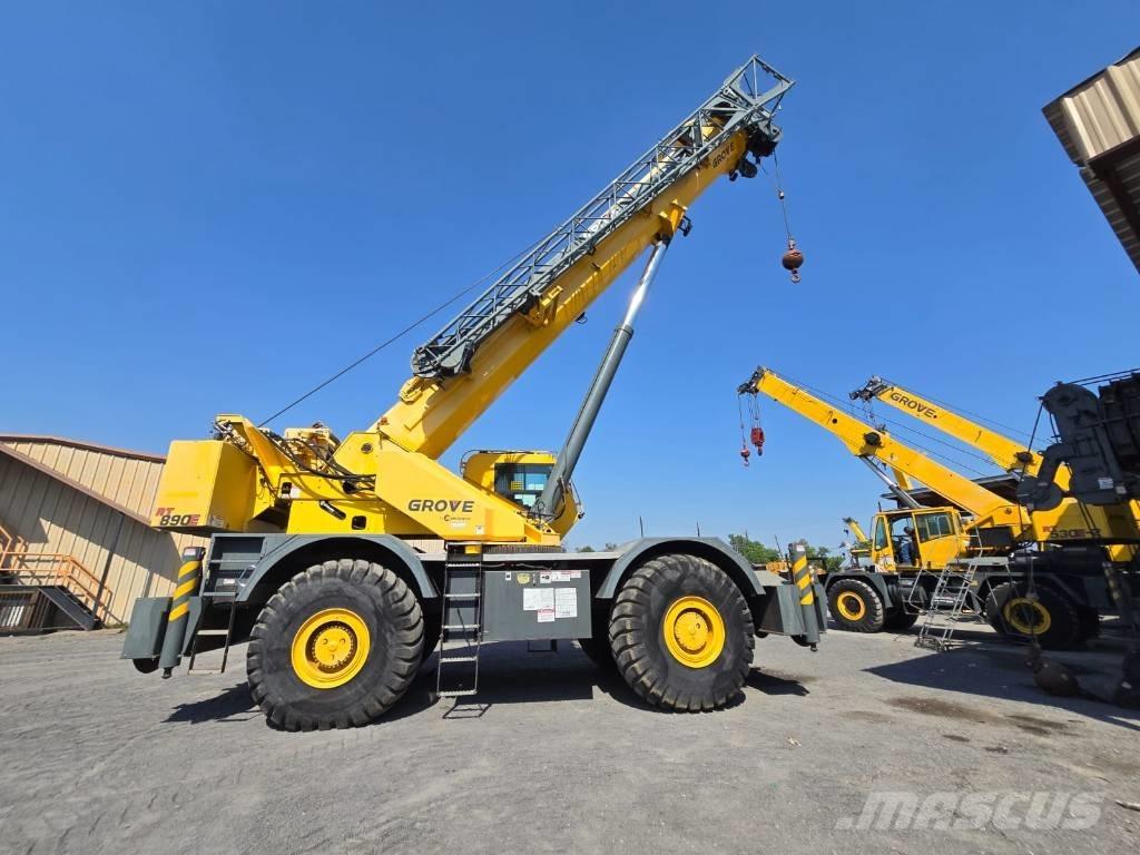 Grove RT 890 E Røff terreng kraner