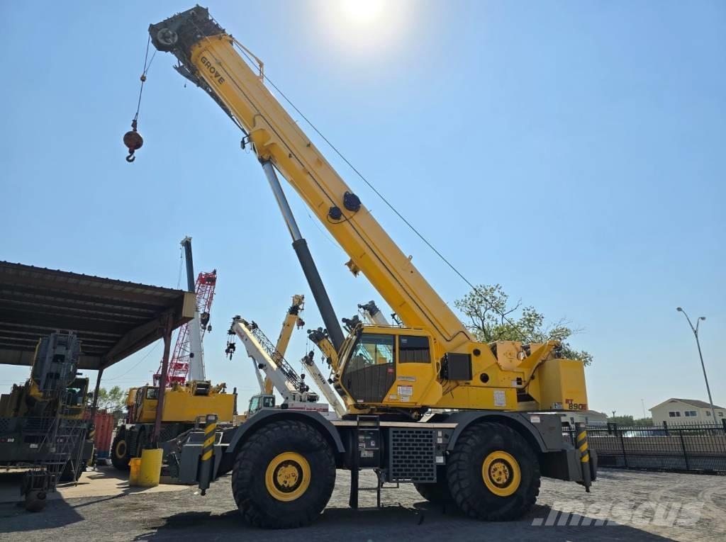 Grove RT 890 E Røff terreng kraner