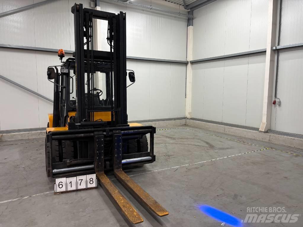 Hyster H7.00XL Diesel Trucker