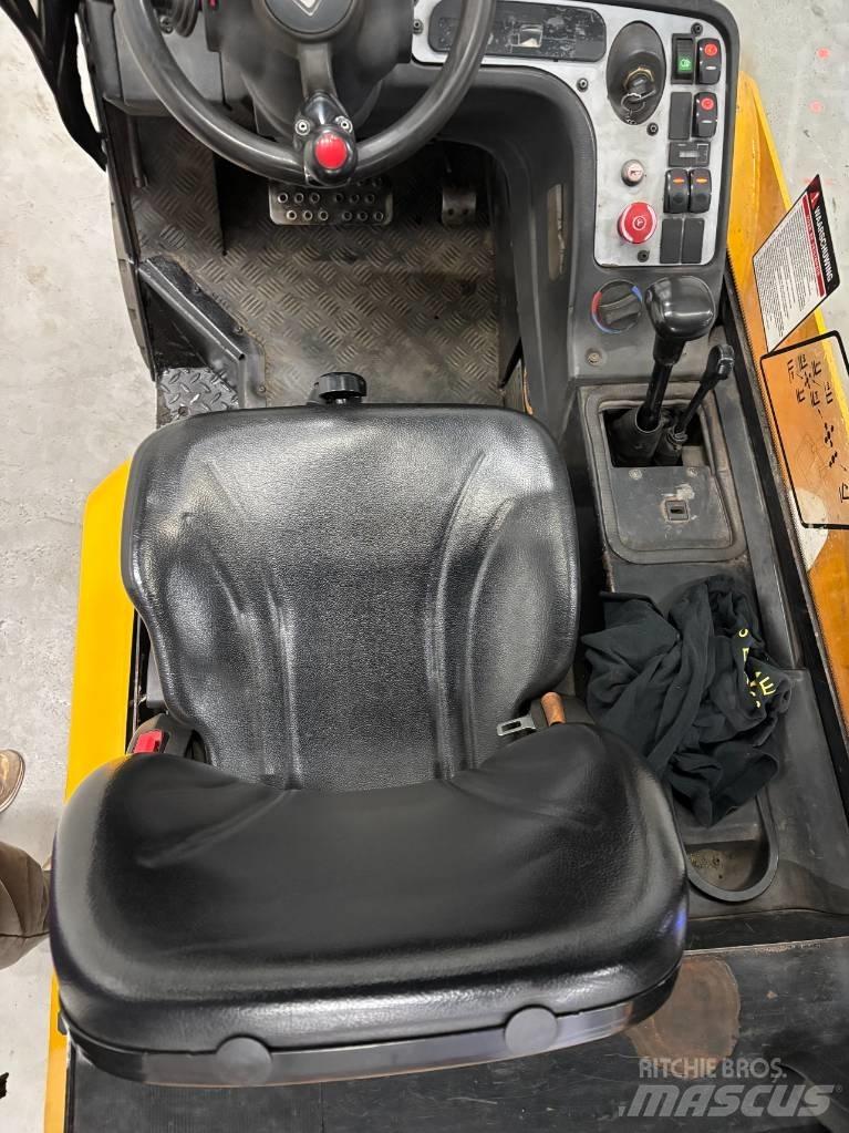Hyster H7.00XL Diesel Trucker