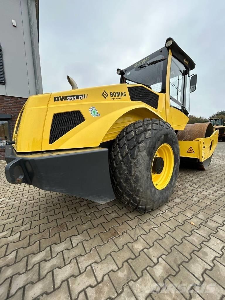 Bomag BW 211 D-5 Valsetog
