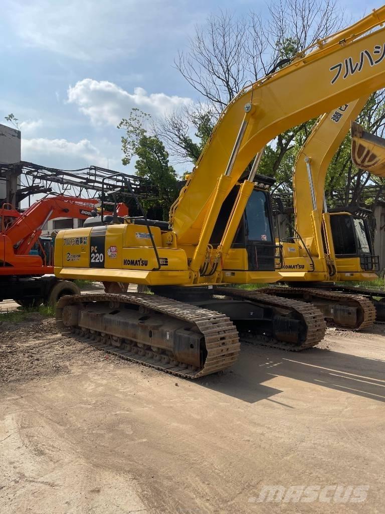 Komatsu PC 220-8 Beltegraver