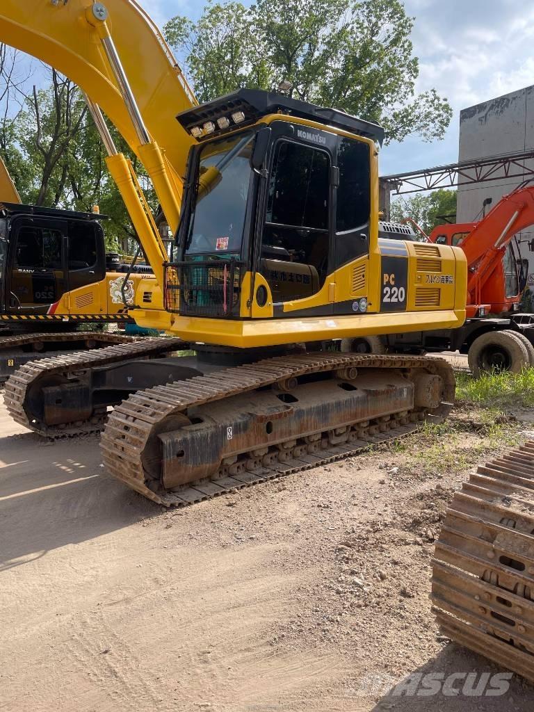 Komatsu PC 220-8 Beltegraver