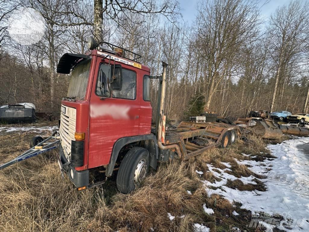 Scania T 141 Spesialbiler for transport av skogsmaskiner