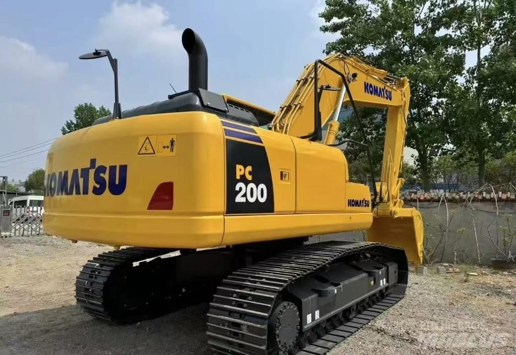 Komatsu PC 200-8 Beltegraver