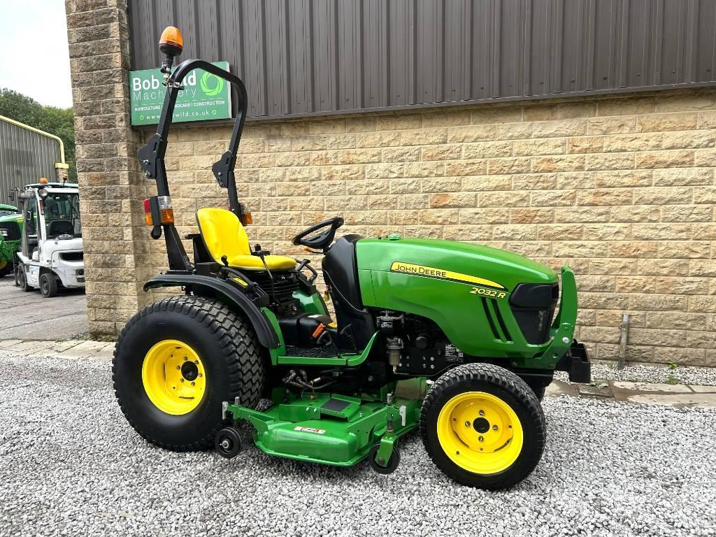 John Deere 2032R Kompakttraktorer