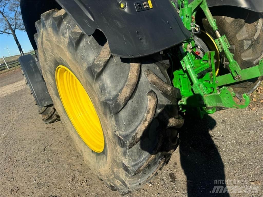 John Deere 6230R Traktorer
