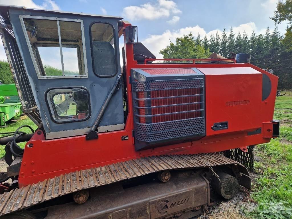Ahwi RT350 Traktor med skogsutstyr