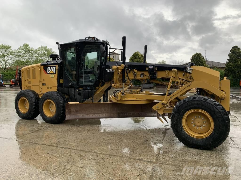 CAT 12 M 3 Veihøvler