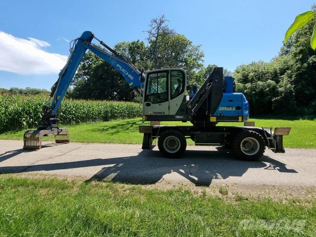 Fuchs MHL 250 Gravemaskiner for avfallshåndtering
