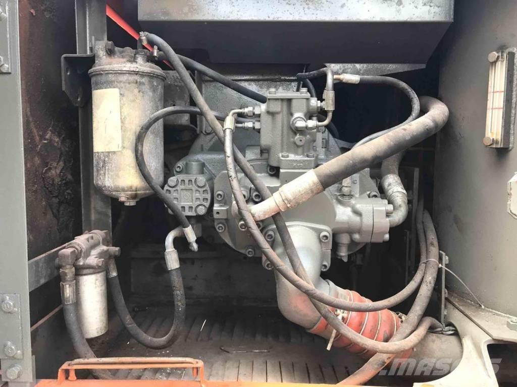 Hitachi EX200 Beltegraver