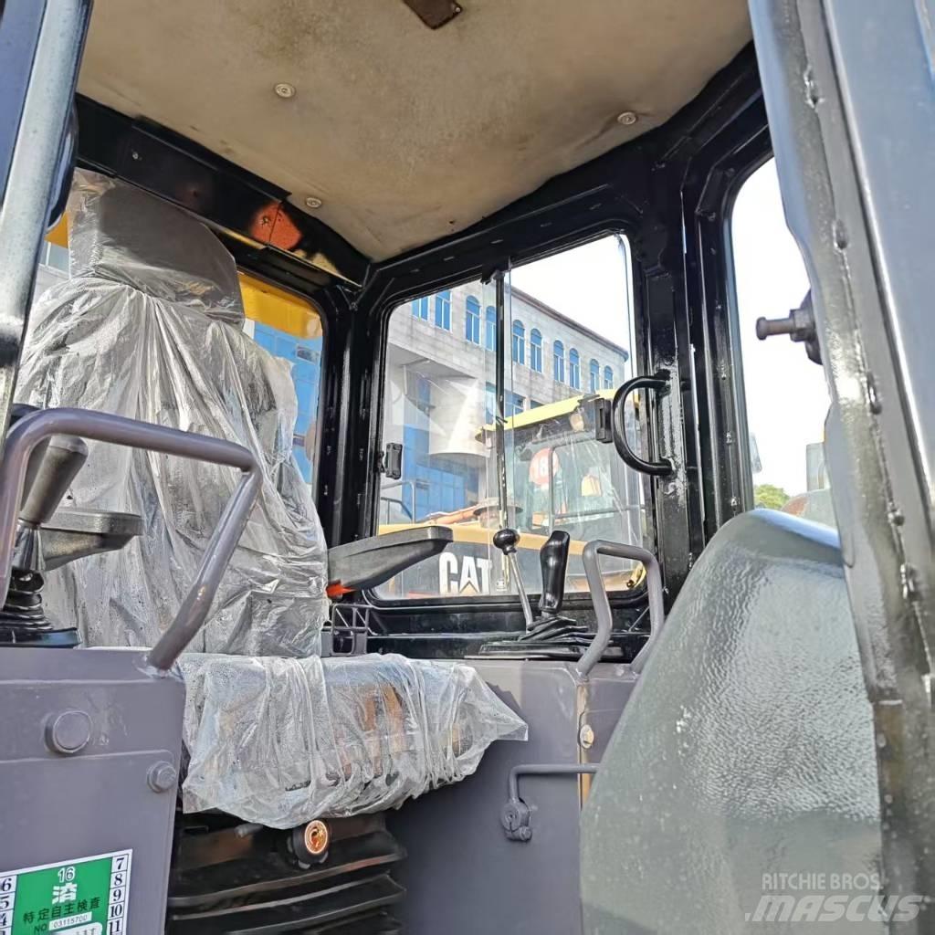 CAT D 5 K Dozere Beltegående