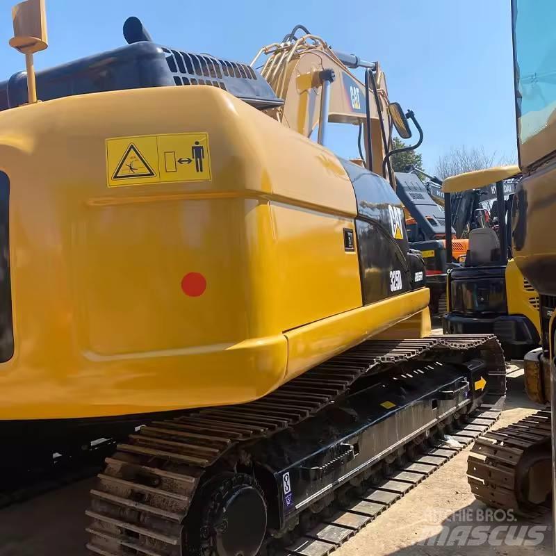 CAT 325 D Beltegraver